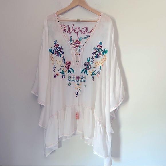 FARM Rio Dresses & Skirts - Rare Farm Rio Colorful Embroidered Tropical White Kaftan Beach Cover-up One Size